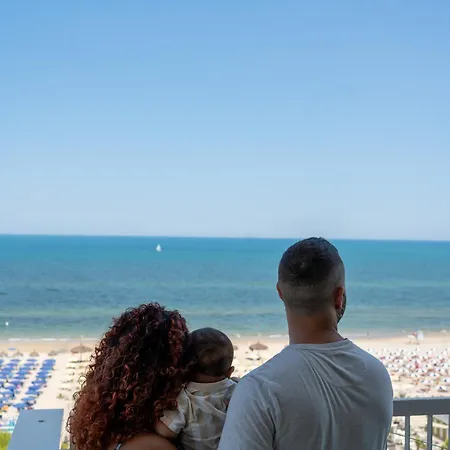 Atlantic جوليانوفا